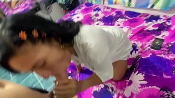 Padrastro pervertido le clava la verga directo al coño a su hijastra cuando la dejan bajo su cuidado