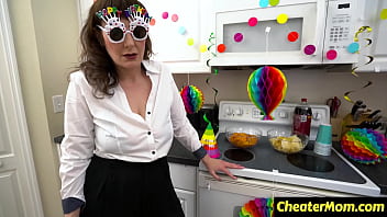 Stepmother melody wants to prepare something special for him cheatermom