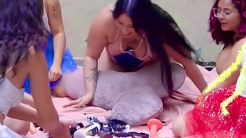 Baile de carnaval do meu trabalho acabou com todas as meninas se comendo completo no sheer red