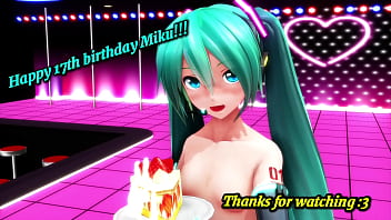 Miku celebra su cumpleaños con sus amantes