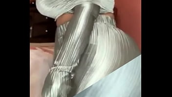 Green dress mega booty