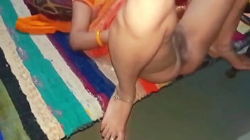 Hot kissing scene before hard fucking indian desi girl sex video in desi style hindi sex video