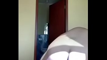 Me Monto A Mi Novia Y Le Doy Palmadas Hasta Dejarle El Trasero Rojo thumbnail