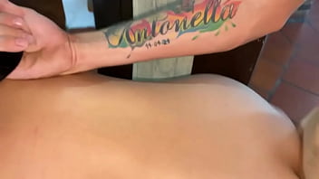 Le saco toda su leche a mi hermanastro