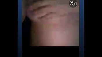 Chica se calienta al verme la verga