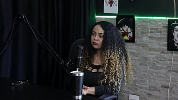 O homem não conseguia ficar de pau duro com duas mulheres e tem paciência zero charllottye watch sheer red