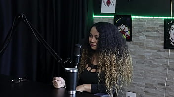 O homem não conseguia ficar de pau duro com duas mulheres e tem paciência zero charllottye watch sheer red