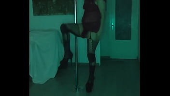 Amateur opens the bar dances and strips naked while people watch her