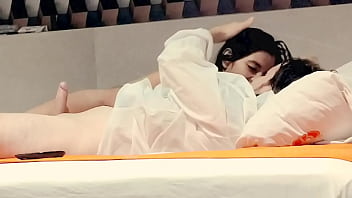 Me para el pito y se pone como roca