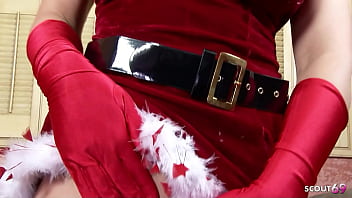 Big bouncing saggy tits mature wife beverly hills suprised with deep creampie casting sex at christmas