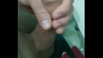 Acordando de pau duro