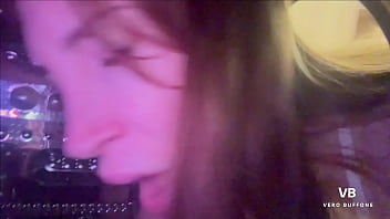 Milf culona queda atrapada en la lavadora