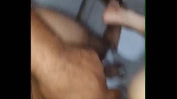 Safadas dividem o mesmo pau no cu em suruba anal escandalosa e cheia de prazer