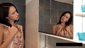 Alyssa's puffy pussy play in the bathroom