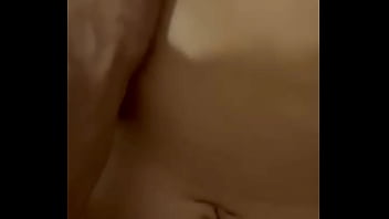 Hermosa entrenadora de gimnasio es follada por su cliente