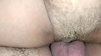 Que rica vagina peluda le doy pene con ganas a madura