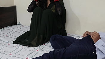 Indian Hot Sexy Bhabhi Fucked In Saree Sex Video Devar Bhabhi Role Play thumbnail