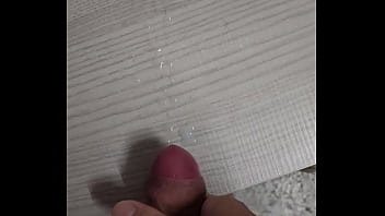 在宿舍裡打手槍