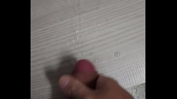 在宿舍裡打手槍