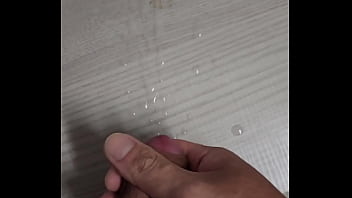 在宿舍裡打手槍