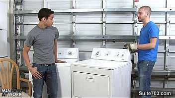 Gays Screwing Their Sexy Butts thumbnail