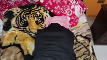 Tengo mucho sexo con mi amiga vendedora de ropa le encanta follar despues de su trabajo su novio piensa que esta en casa descansando pero descansando conmigo Tengo mucho sexo con mi amiga vendedora de ropa le encanta follar despues de su trabajo su novio piensa que esta en casa descansando pero descansando conmigo