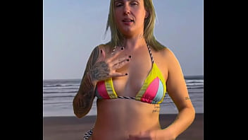 Deixei O Garçom Da Barraca Da Praia De Pau Duro E Pedir Pra Pegar E Sentir O Volume thumbnail