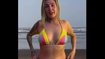 Deixei o garçom da barraca da praia de pau duro e pedir pra pegar e sentir o volume