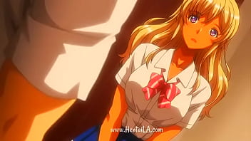 Rubia con grandes tetas hace feliz a su compañero de clase