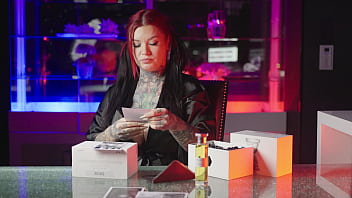 Sfw niche perfume unboxing and smell test