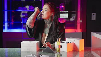 Sfw niche perfume unboxing and smell test