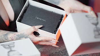 Sfw niche perfume unboxing and smell test