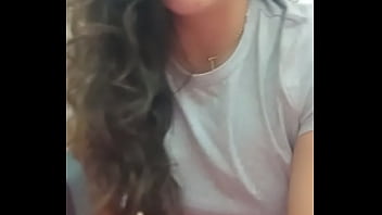 Estando de vacaciones sigo atendiendo a mis consentidos por eso hice video llamada con uno de ellos desde venecia para que sacara lechita viéndome