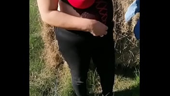 Si tu veux me retirer mon body on me prendre sur la botte de foin hummje te