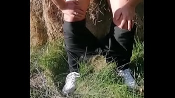 Si tu veux me retirer mon body on me prendre sur la botte de foin hummje te