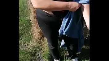 Si tu veux me retirer mon body on me prendre sur la botte de foin hummje te