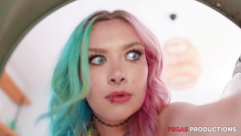 Pegas productions luna temptress se fait défoncer le cul par le gros jon