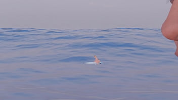 Mujer nadando es comida