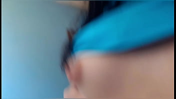 Nos quedamos en casa a solas y no nos recistimos y lo hicimos