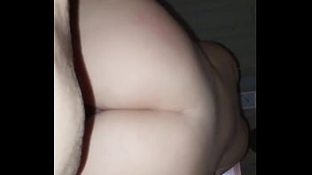 Novinha safada cavalgando bem gostoso e gemendo muito