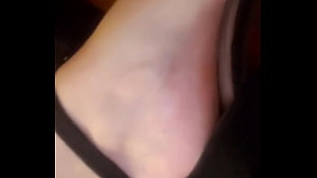 Gostosa dançando até ficar nua e gozar parte 3