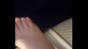 Gostosa dançando até ficar nua e gozar parte 3