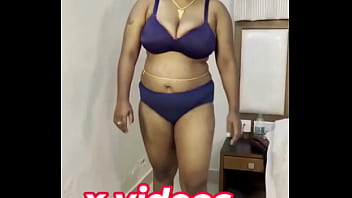 Hindi Aunty Remove Bra Open Boobs thumbnail