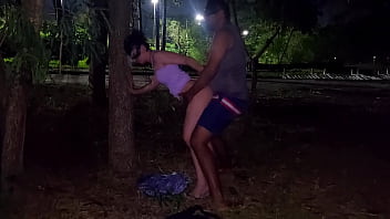 O tesao era tantanto que fudemos no parque publico