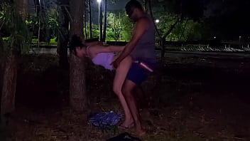 O tesao era tantanto que fudemos no parque publico