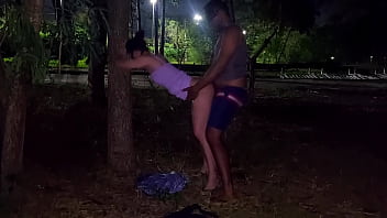 O tesao era tantanto que fudemos no parque publico