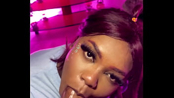 Hermanastra se porta mal ahora debo follarla