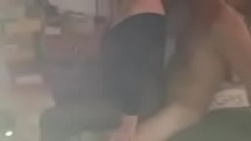 Assise sur une bonne queue