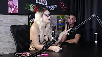 Morena E Loira Gostosa Ficam Peladas E Tem A Buceta Chupada Depois Dela Contar Que Começou Por Influência De Amigos Fez Ensaio Sensual Luciana Picchi Sheer Red thumbnail