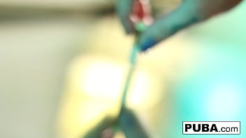 Hot mom fucks herself good